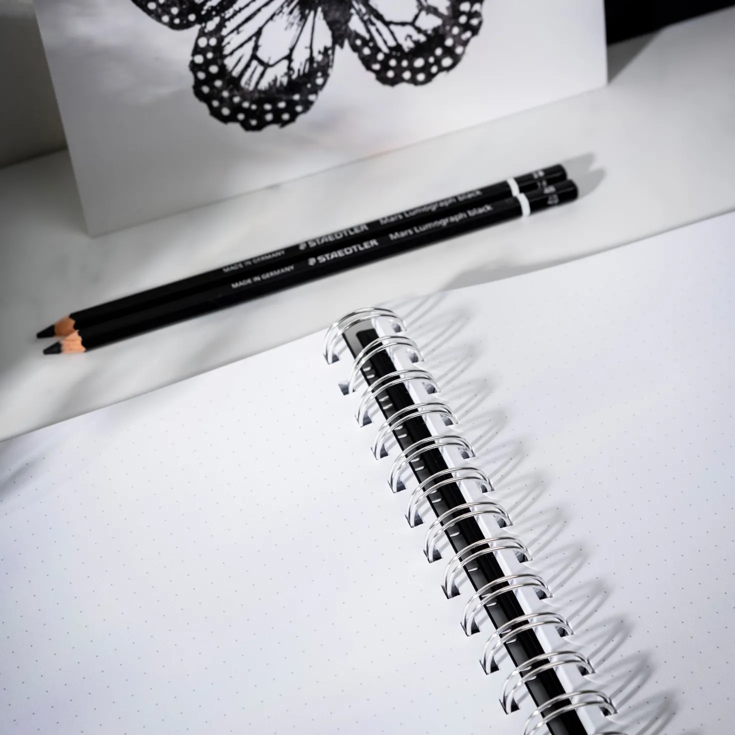 Anteckningsbok Burde DotNotes Spiralbunden, prickad, svart, 140 sidor