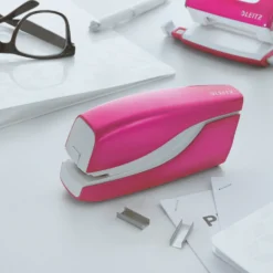 Elhäftare Leitz WOW Cerise, batteridriven