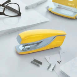 Häftapparat Leitz WOW 5502, gul