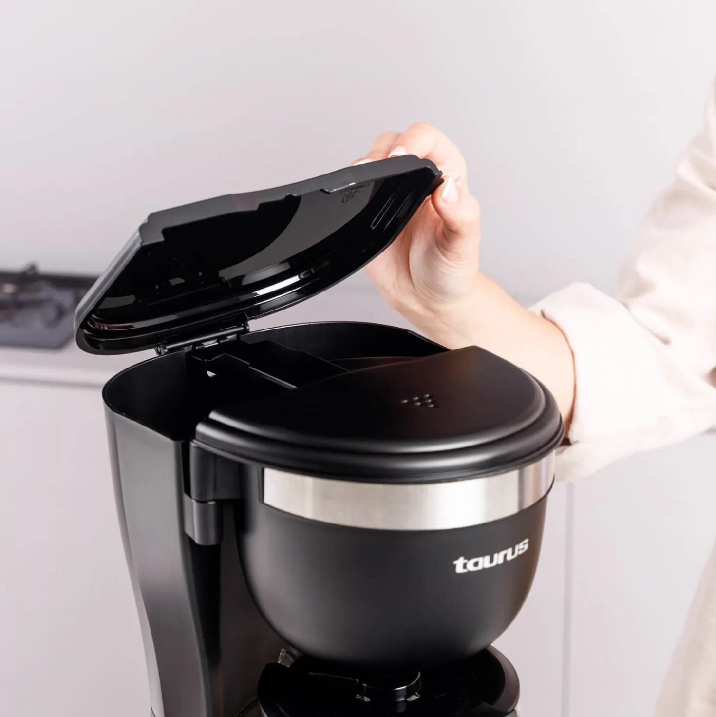 Kaffebryggare TAURUS Verona 6, svart, 600W, 6 koppar