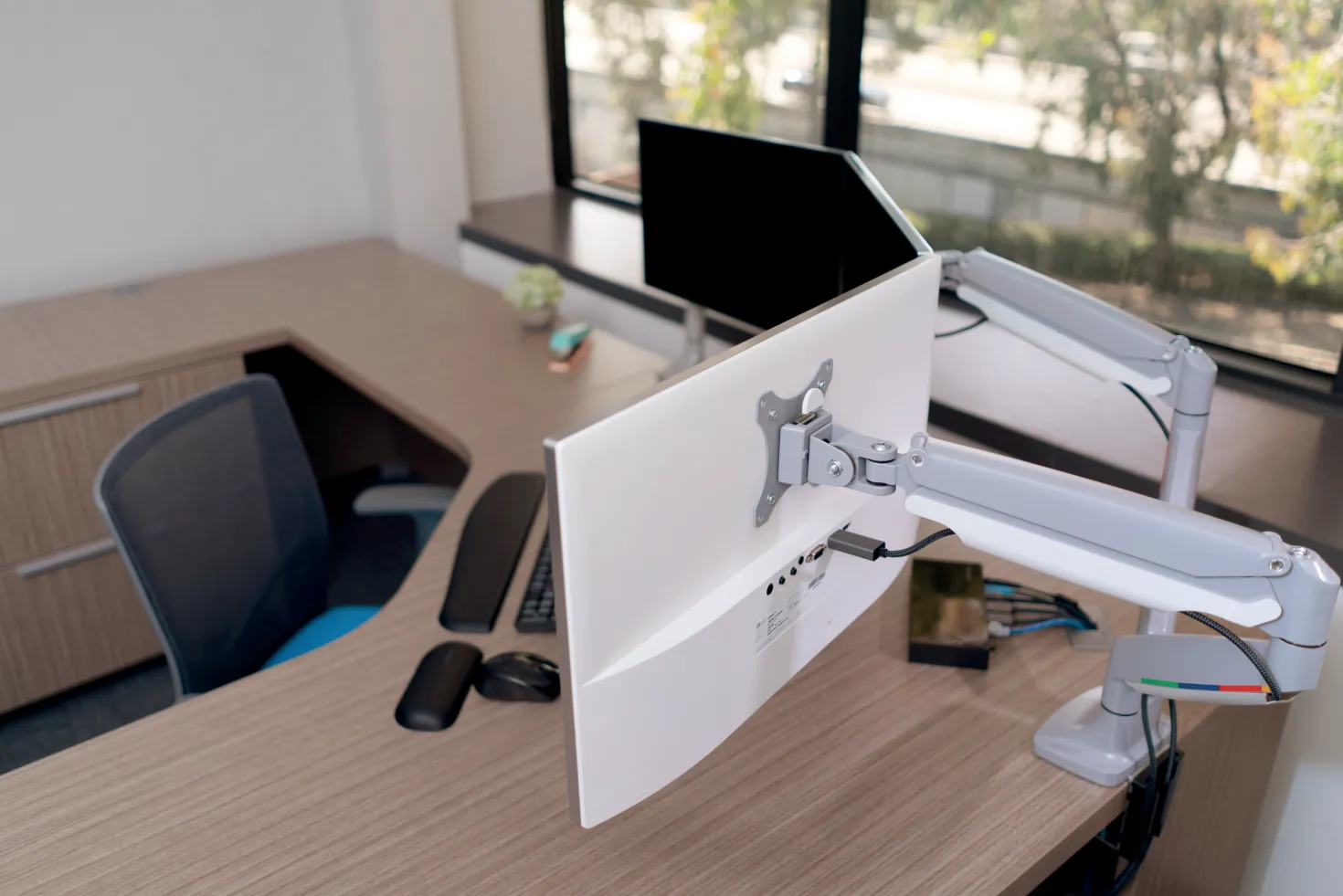 Monitorarm Kensington SmartFit One-Touch Dubbel, gasfjäder, 2x32 tum