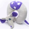 Nackkudde Travelblue Flappy the Elephant, med resväska, elefantdesign