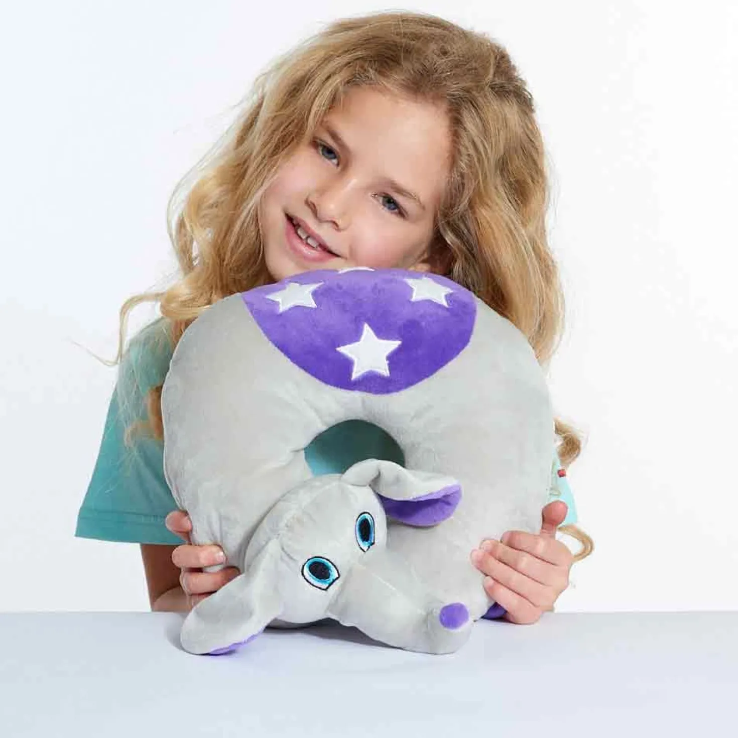 Nackkudde Travelblue Flappy the Elephant, med resväska, elefantdesign