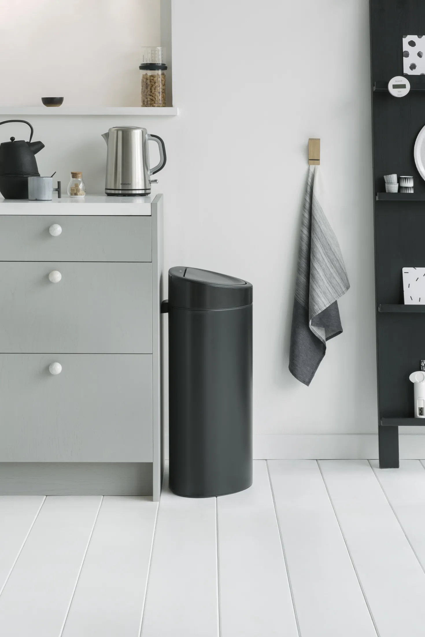 Papperstunna Brabantia Touch Bin New, 40 liter, svart