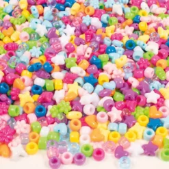Plastpärlor Playbox Blandade former, hink med snodd