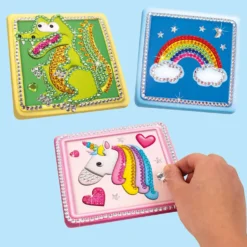 Pysselset Playbox Kristalltavlor, 3 motiv, självhäftande stenar