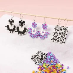 Rörpärlor Playbox Randigmix Svanenmärkta, förvaringshink