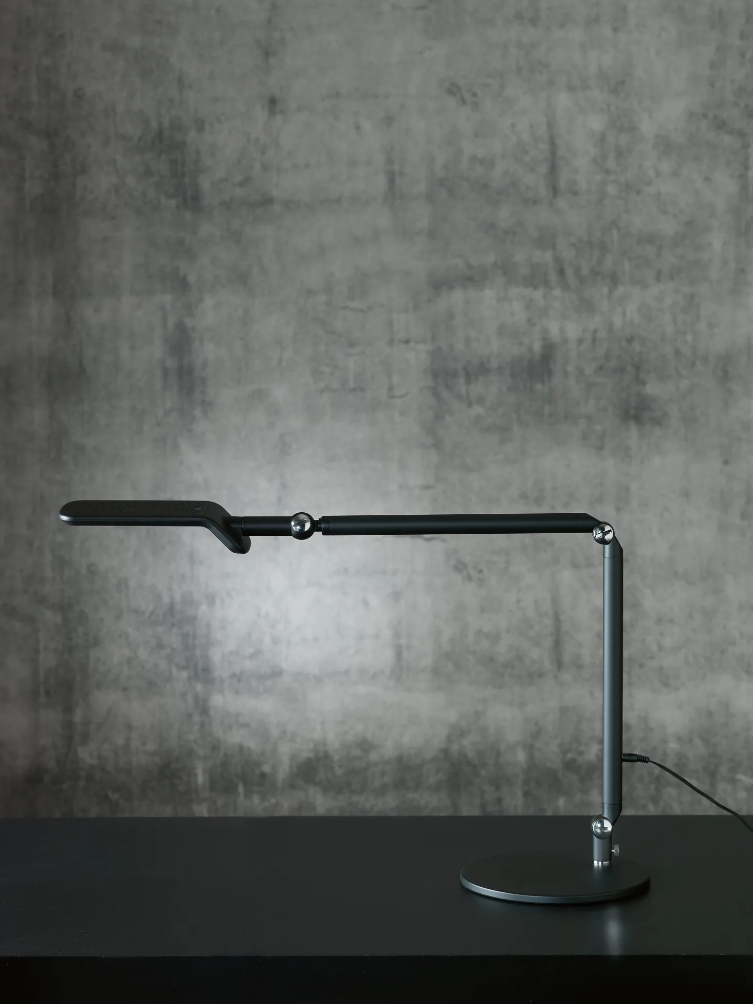Skrivbordslampa LightUp Lissabon LED, svart, touch-dimmer, 3000 K