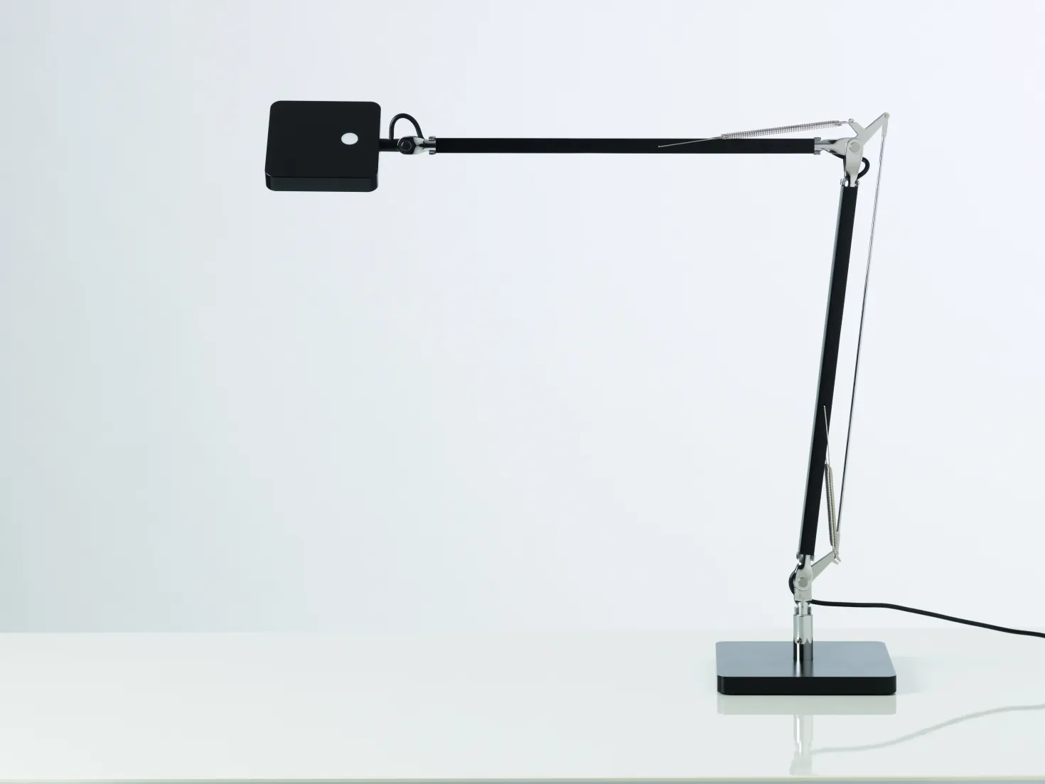 Skrivbordslampa LightUp Madrid LED, svart, 8W, 1600 Lux