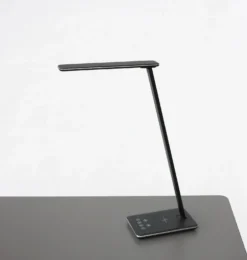 Skrivbordslampa LightUp Singapore LED, Qi-laddare, svart