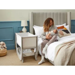 Spjälsäng SHNUGGLE Bedside Crib Air, ljusbrun, 7 höjdlägen