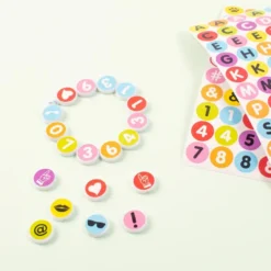 Stickers till pärlor Playbox, bokstäver, siffror, symboler, flerfärgade