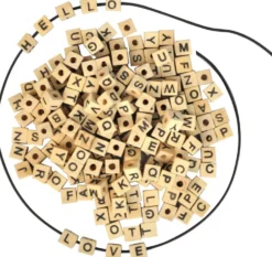Träpärlor Playbox ABC Bokstäver A–Ö, fyrkantiga, 300-pack